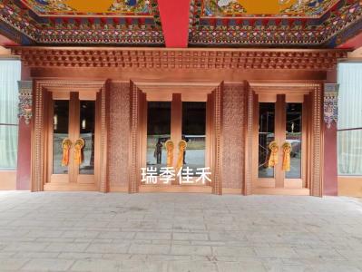 藏式寺院铜门